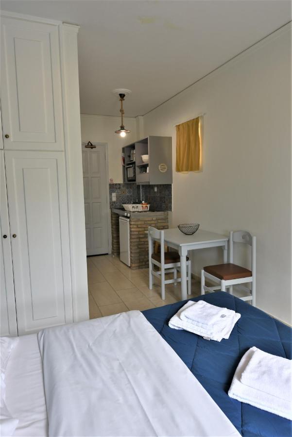 Meraki Apartments And Studios Tolón Exteriör bild